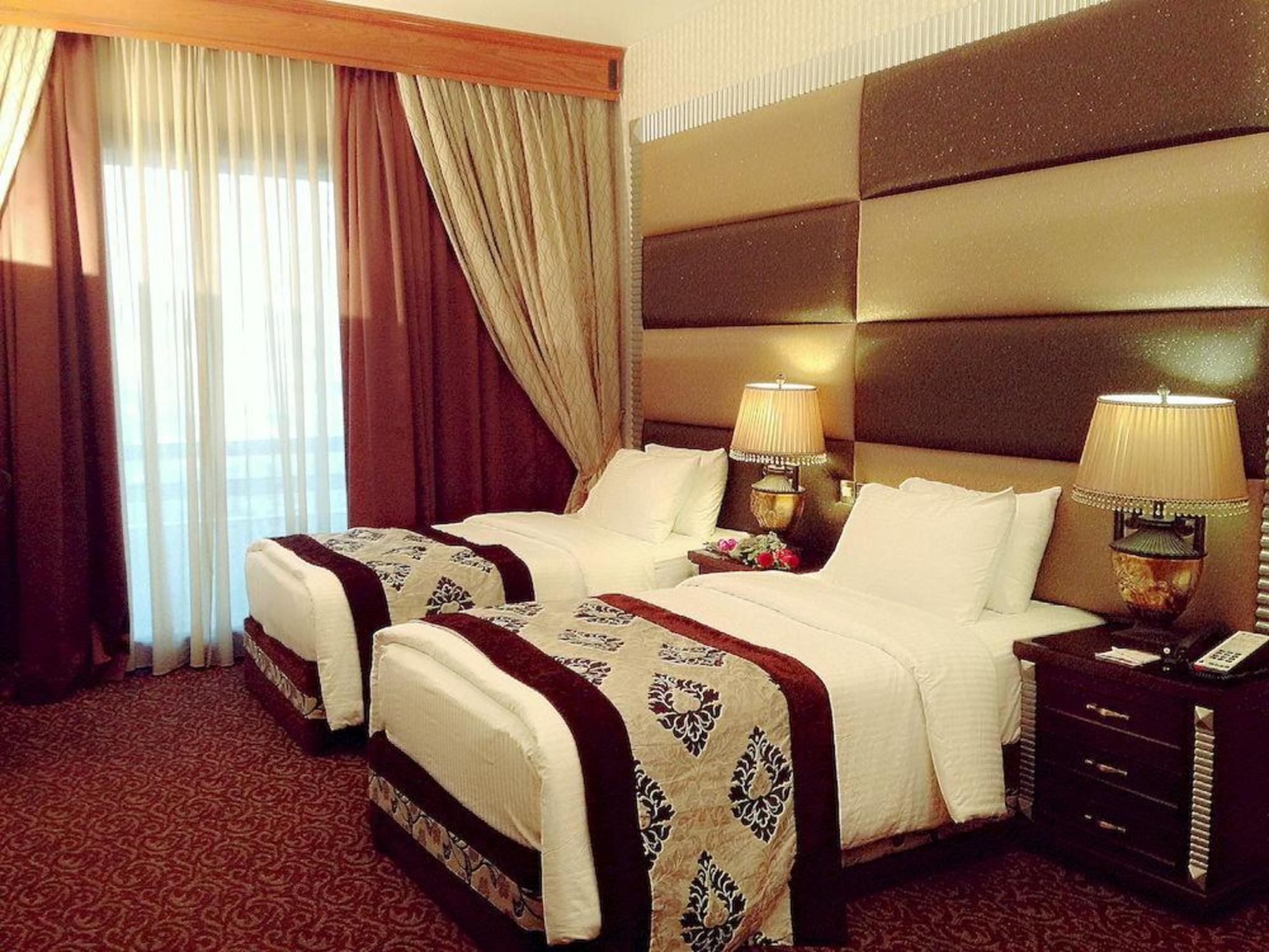 Abjad Grand Hotel Dubai Exteriör bild