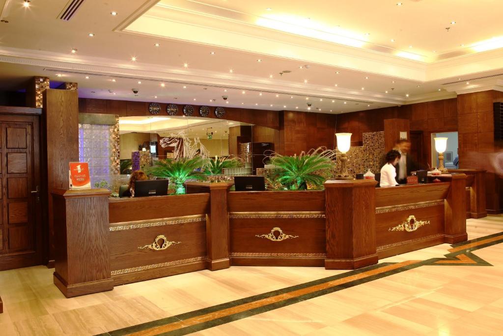 Abjad Grand Hotel Dubai Exteriör bild