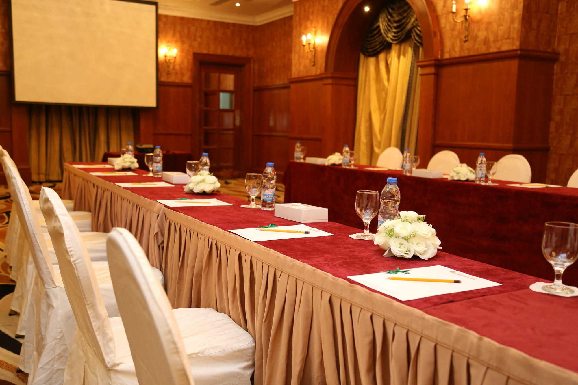Abjad Grand Hotel Dubai Exteriör bild