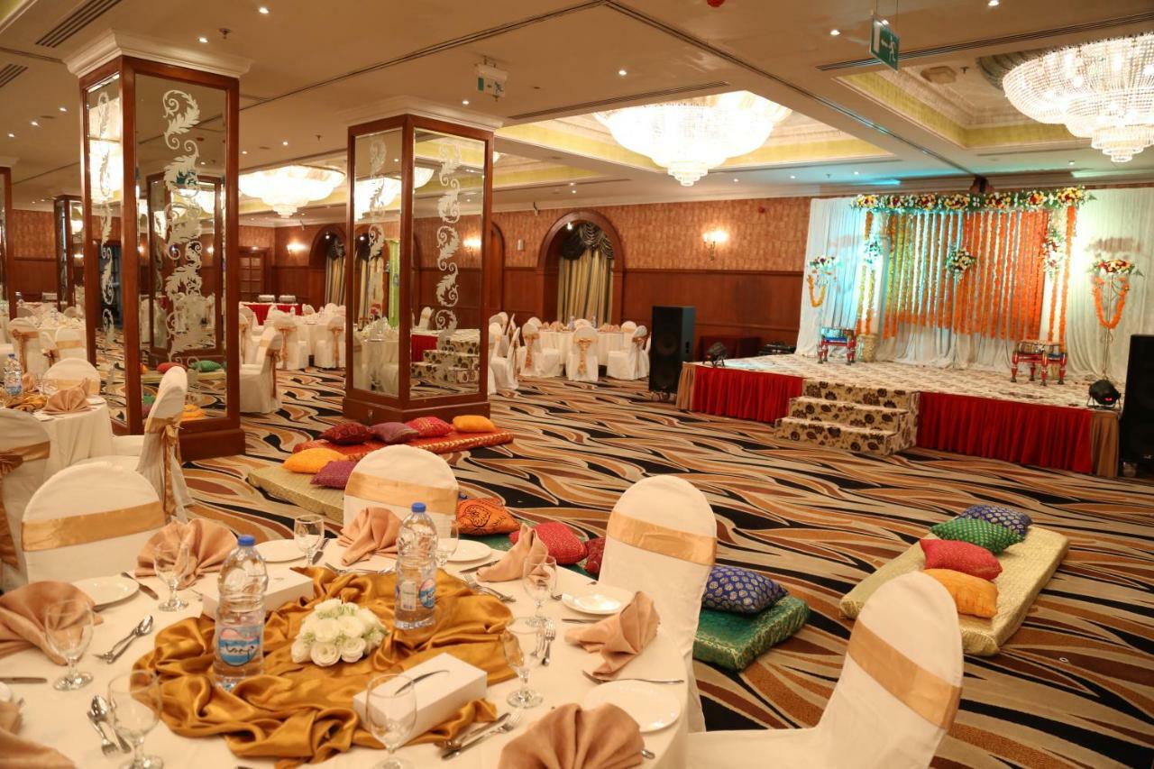 Abjad Grand Hotel Dubai Exteriör bild